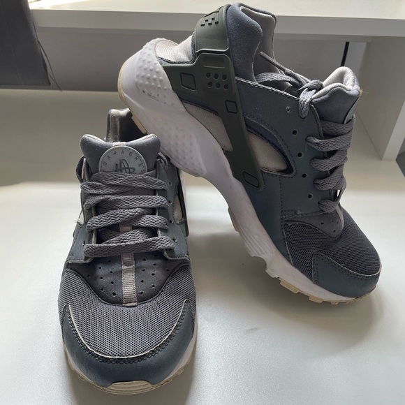 Nike Huarache Run Grey Silver (GS) - Picture 1 of 7